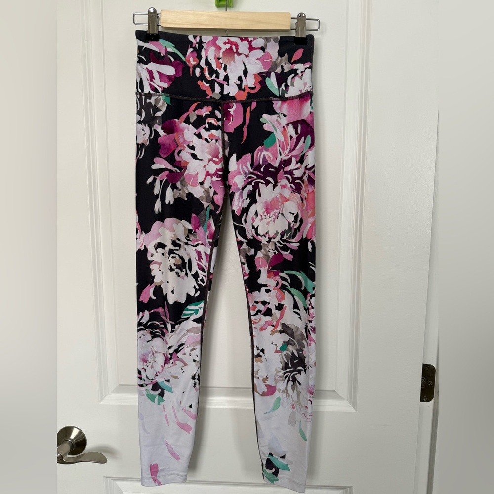 Athleta XS Elation Blossom 7/8 Tight